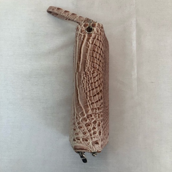 Vintage Suisse Wristlet In  Salmon/Beige Crocodile Print - Picture 6 of 14